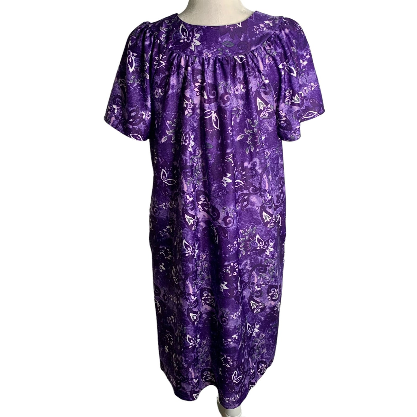Vintage Anthony Richards MuuMuu House Dress M Purple Floral Pockets Short Sleeve