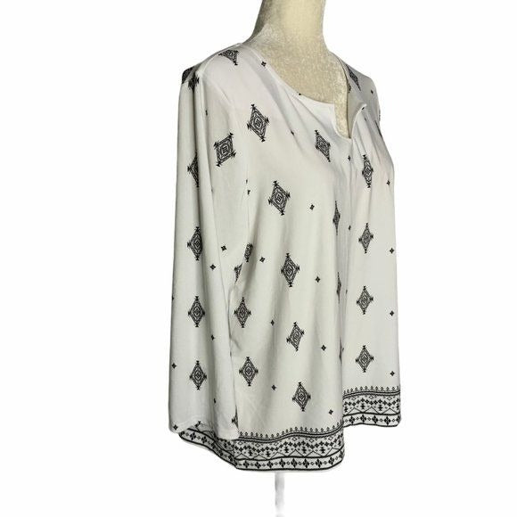 Chicos Easywear Split V Tunic Top L White Geometric 3/4 Sleeve Stretch Pullover