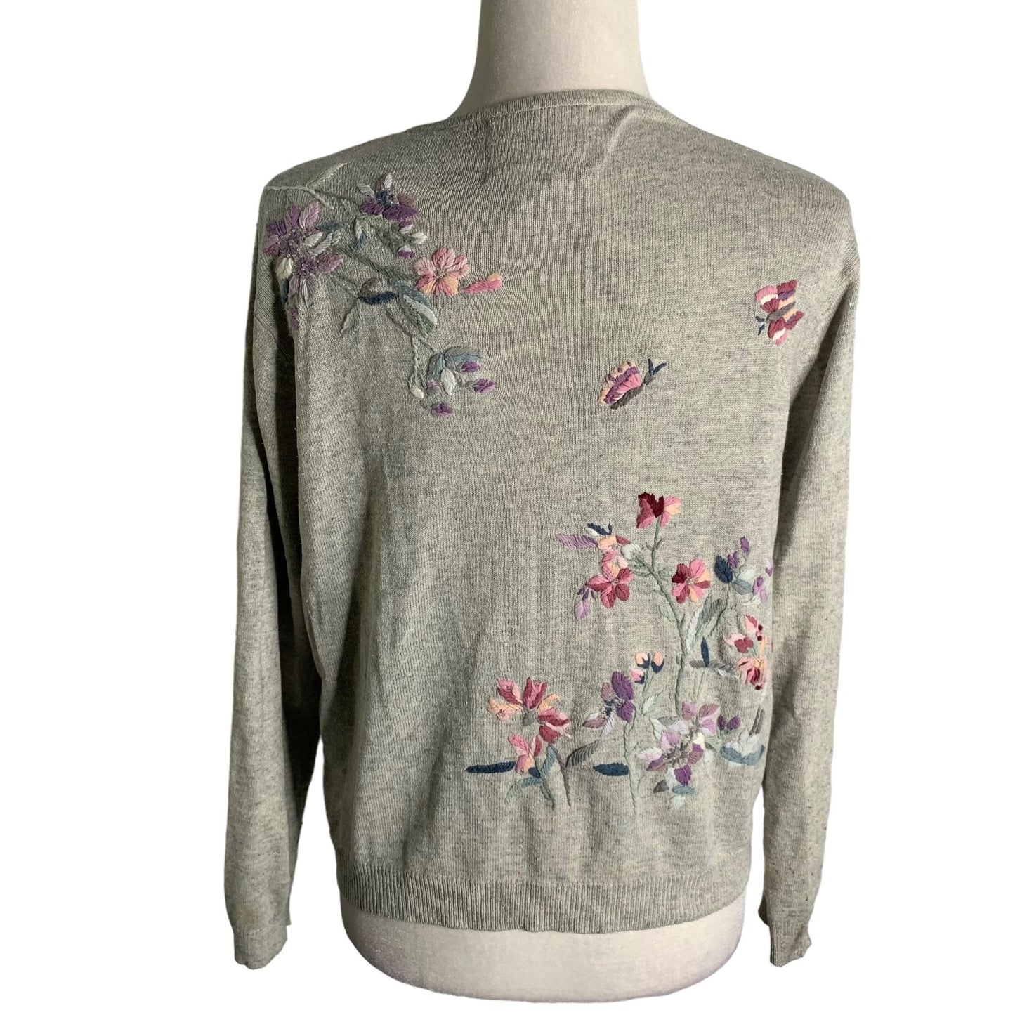 Heirloom Collectibles Silk Cardigan Sweater M Grey Embroidered Floral Buttons
