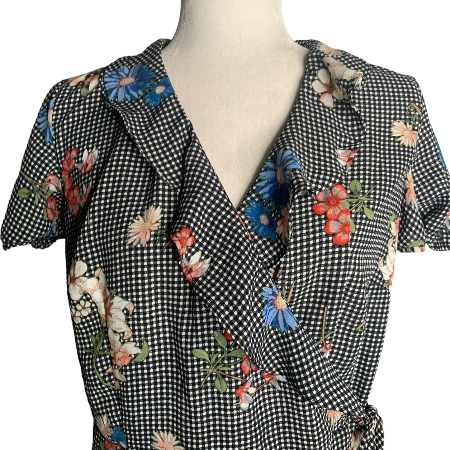 Maurices Black Checkered Wrap Top Medium Floral Ruffle Peplum Puff Sleeve