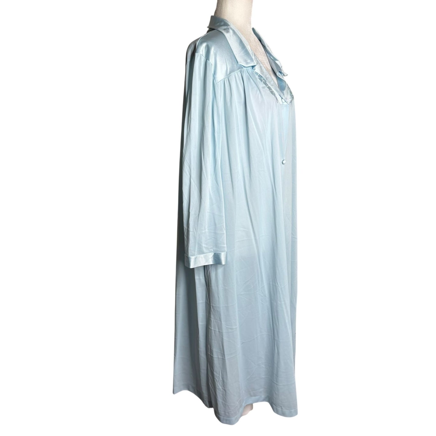 Vintage 80s Vanity Fair Blue Nylon Button Front Robe XXL Nightgown Embroidered