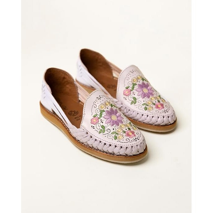 Handcrafted White Leather Flat Sandals Women's Size 6 Slip On Floral Embroidery