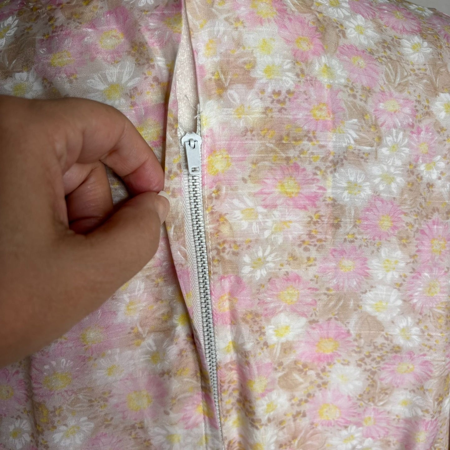 Vintage 50s Sheer Floral Day Dress Small Beige Pink Metal Zipper Short Sleeves