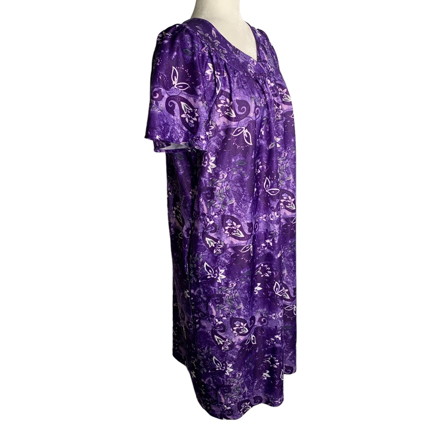 Vintage Anthony Richards MuuMuu House Dress M Purple Floral Pockets Short Sleeve