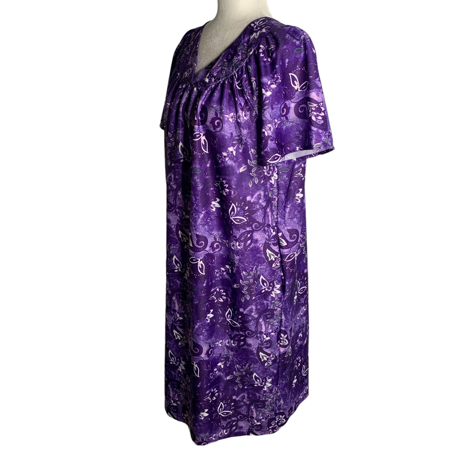 Vintage Anthony Richards MuuMuu House Dress M Purple Floral Pockets Short Sleeve