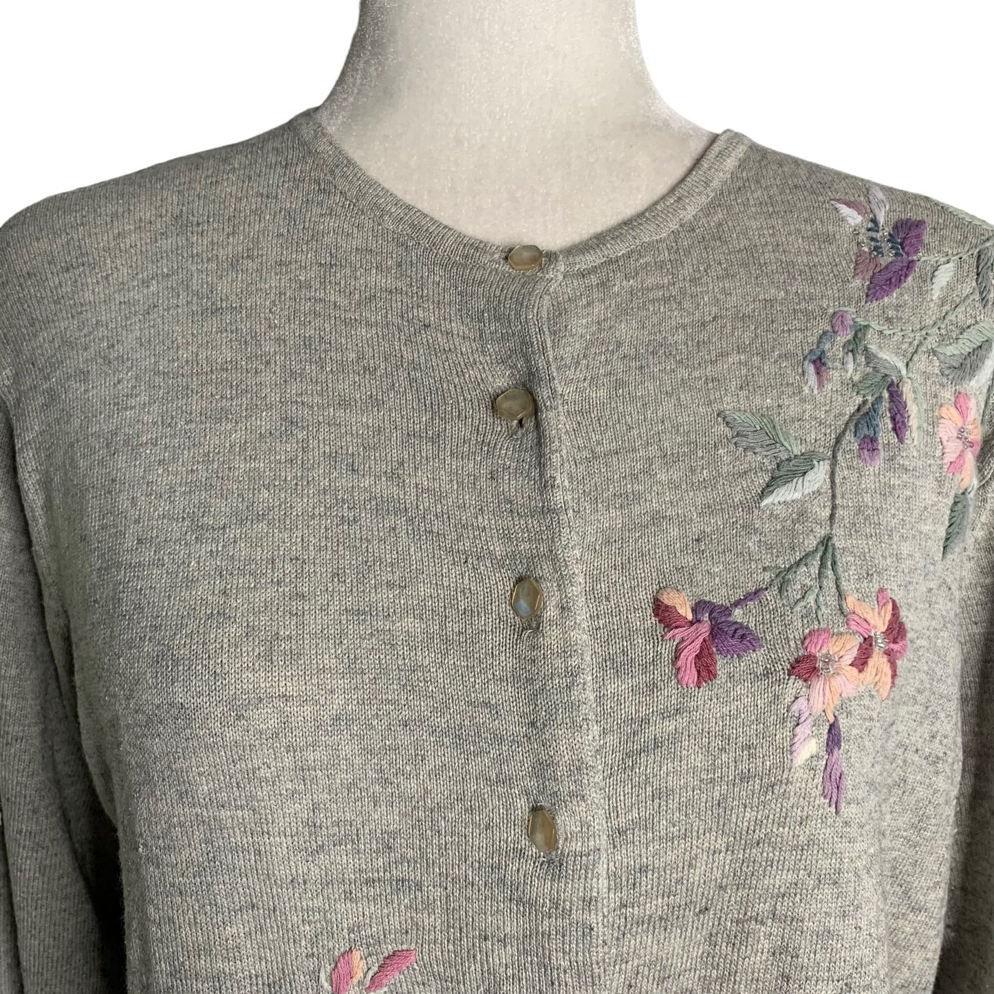 Heirloom Collectibles Silk Cardigan Sweater M Grey Embroidered Floral Buttons