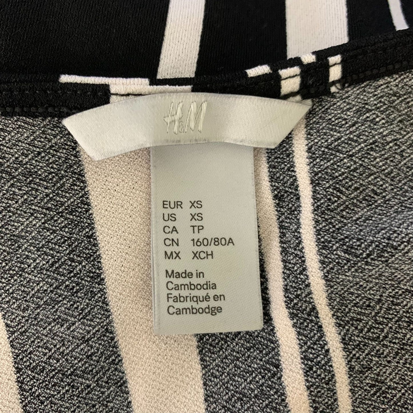 H&M Striped Mini Dress XS Black White Pockets 3/4 Sleeve V Neck Elastic Waist