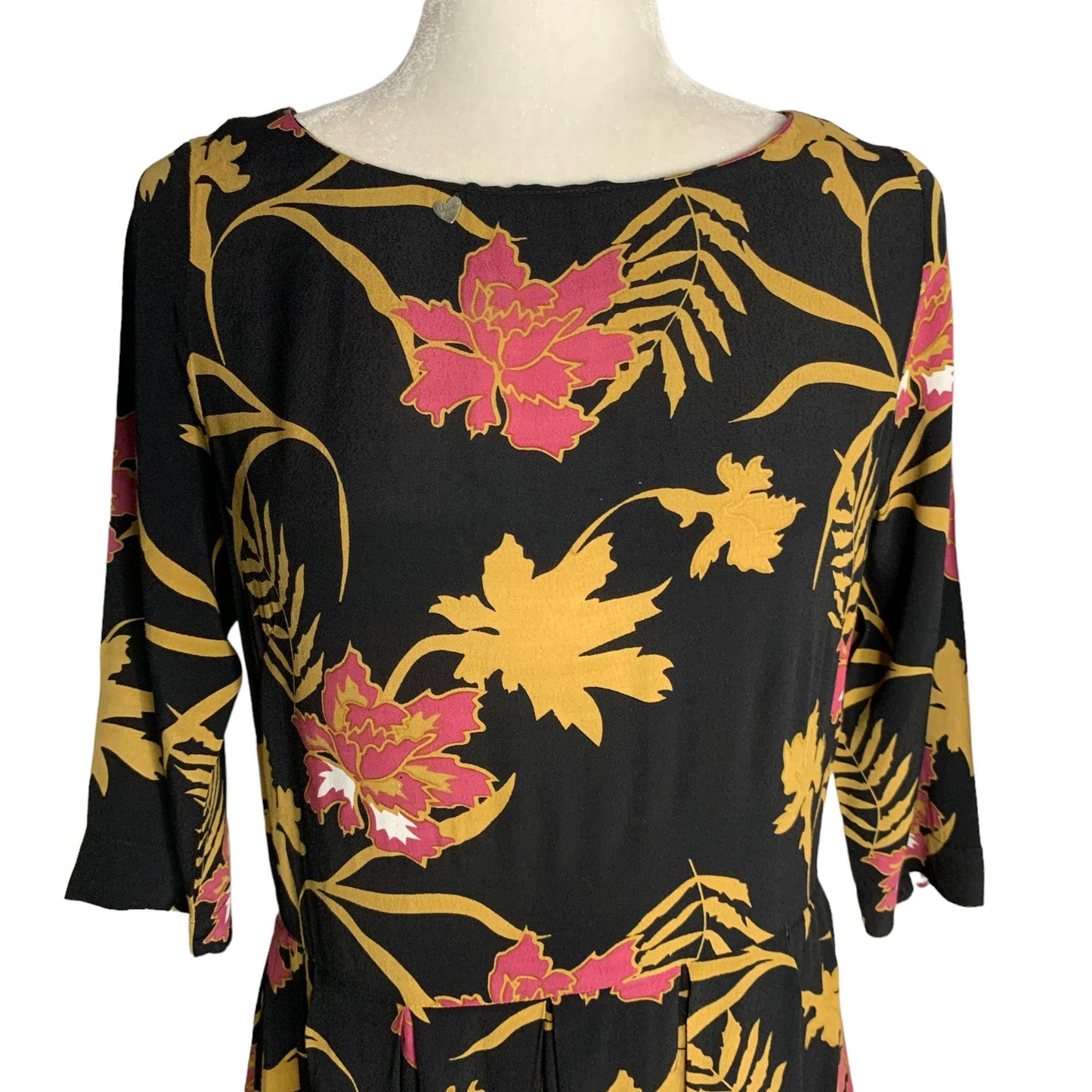 Violet Fish Bohemian Pleated Midi Dress S Black Floral 3/4 Sleeve Zip Boho