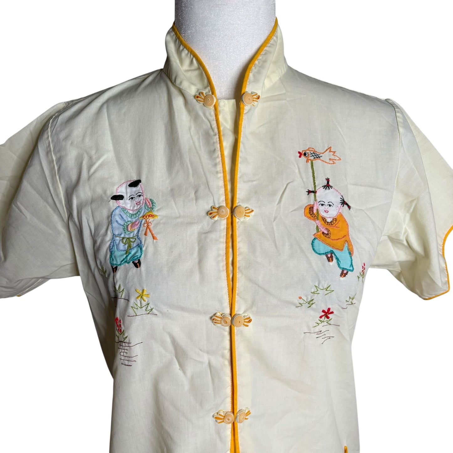 Vintage 70s Embroidered Chinese Short Sleeve Top Small Yellow Snaps Pockets
