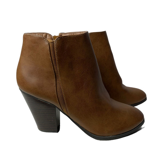 City Classified Ankle Boots Bootie 6 Brown Almond Tow Side Zip Black Heel NEW