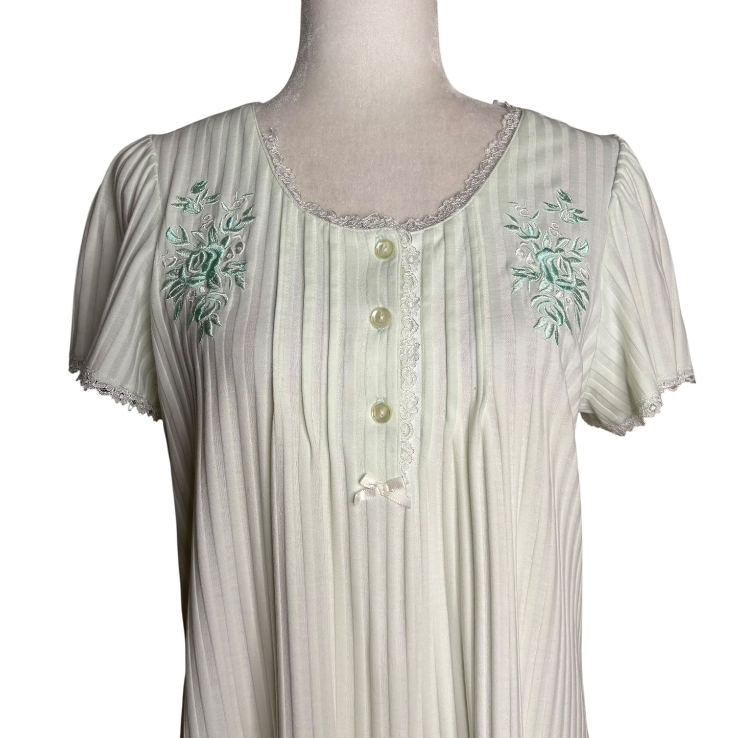 Miss Elaine Mint Green Short Sleeve Embroidered Nightgown Small Cotton Blend