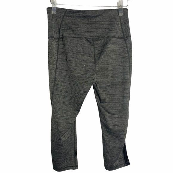 Reebok Athletic Mid Rise Capri Leggings M Grey Black Mesh Panels Workout Pants