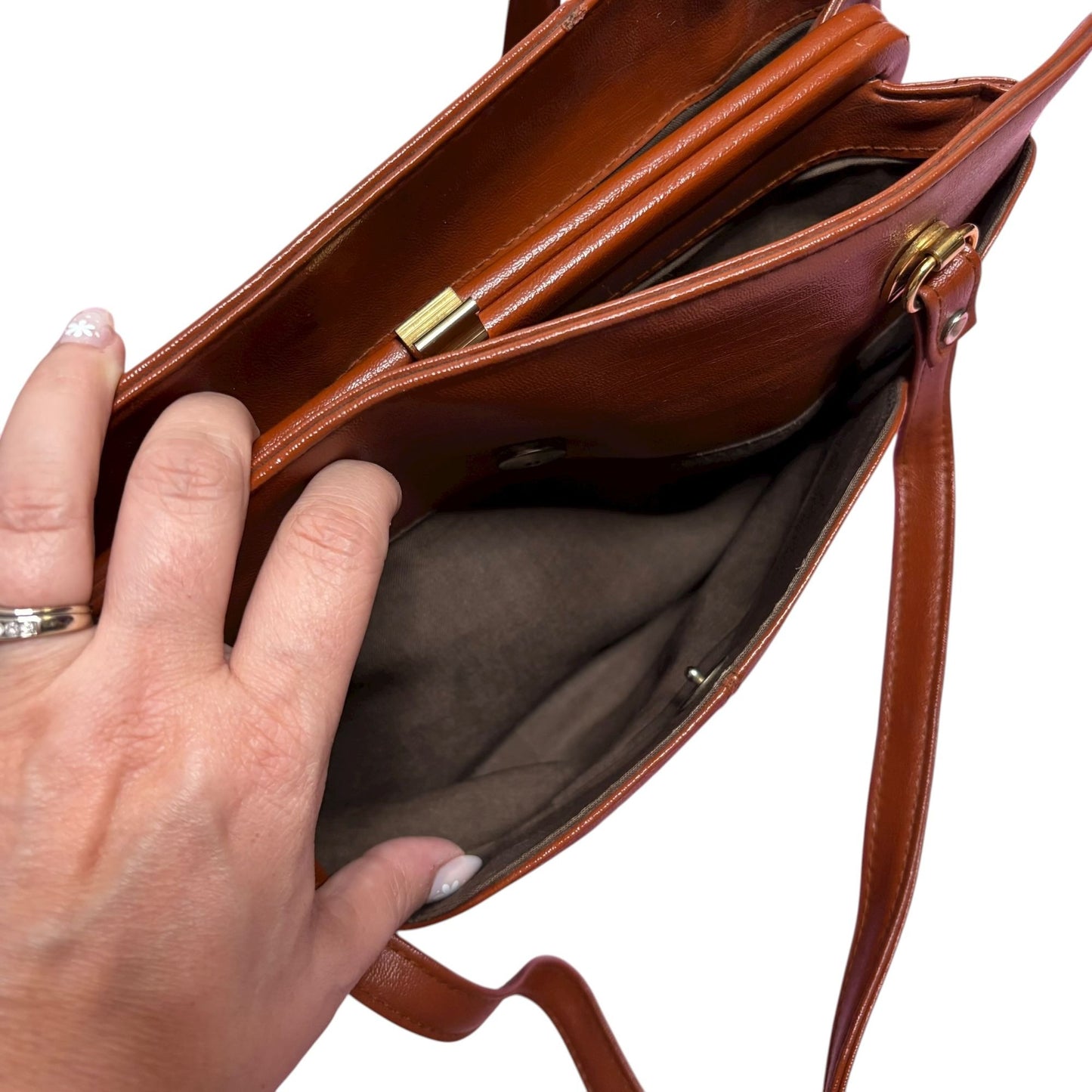 Vintage 80s Brown Faux Leather Shoulder Bag Interior Pockets Kiss Lock Magnetic