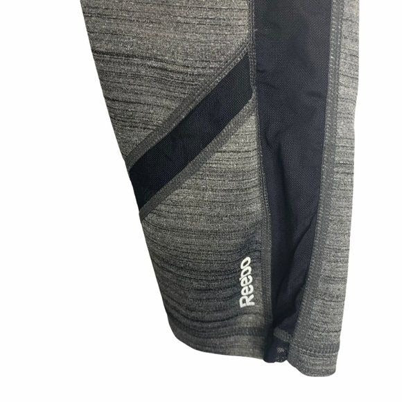 Reebok Athletic Mid Rise Capri Leggings M Grey Black Mesh Panels Workout Pants