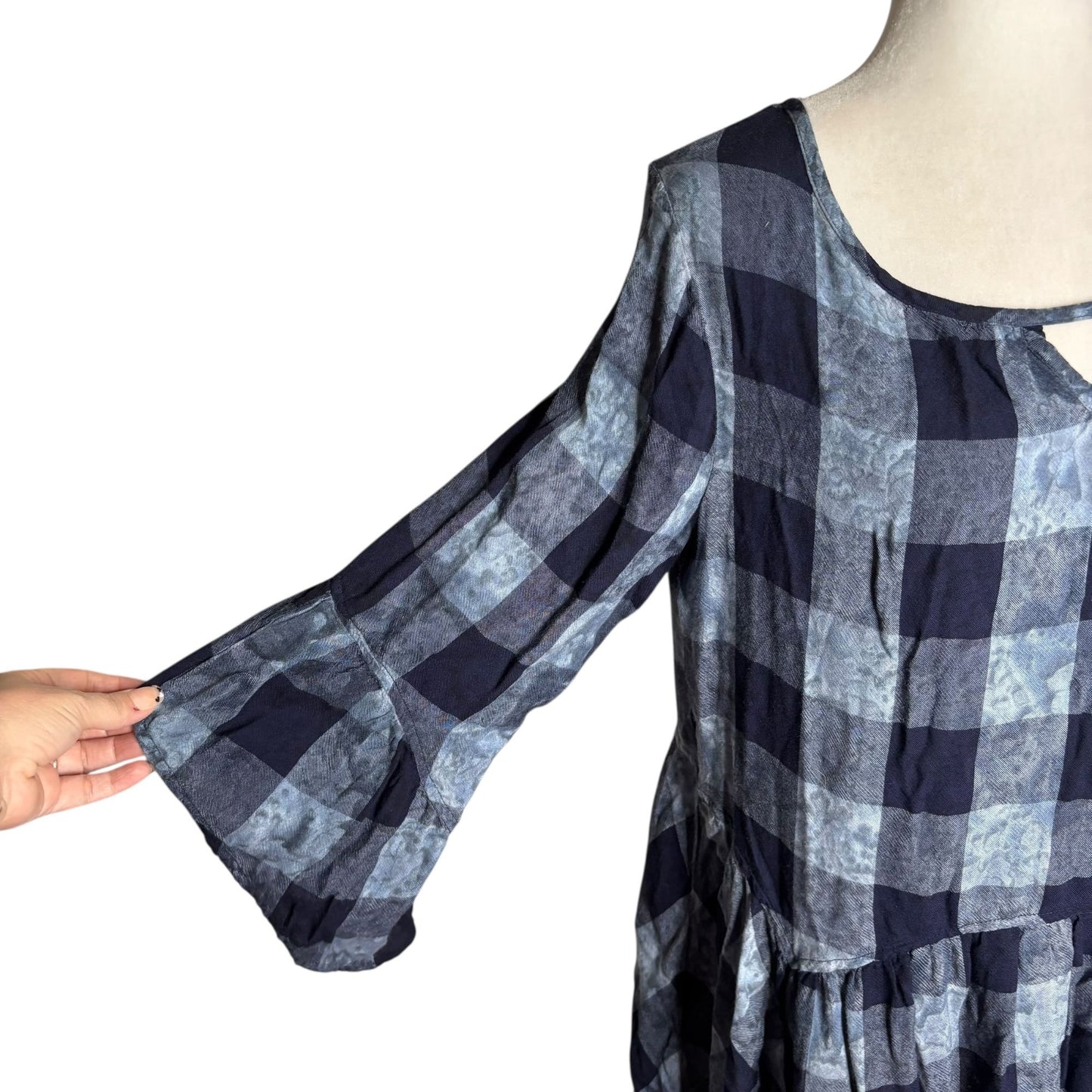 One World Plaid Tunic Top Ruffle Hem Medium Blue Bell Sleeves Keyhole Back