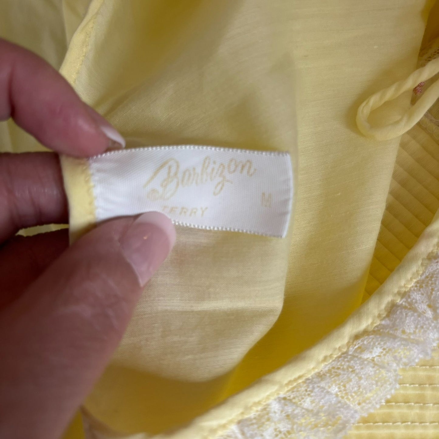 Barbizon Yellow Nightgown Lace Trim Medium Button Front Lightweight Embroidery